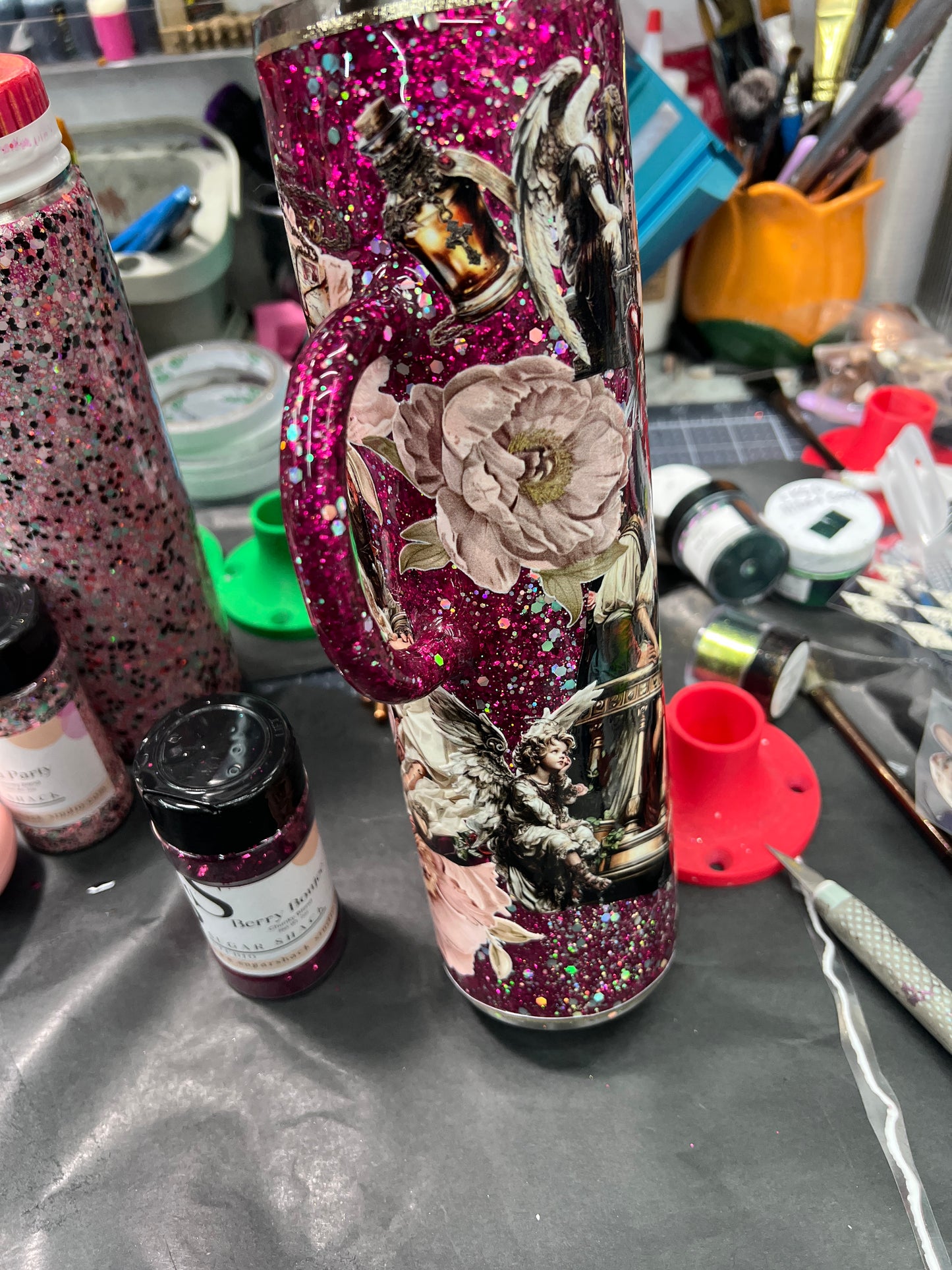 Romeo and Juliet glitter tumbler 32oz handled plump tipsy
