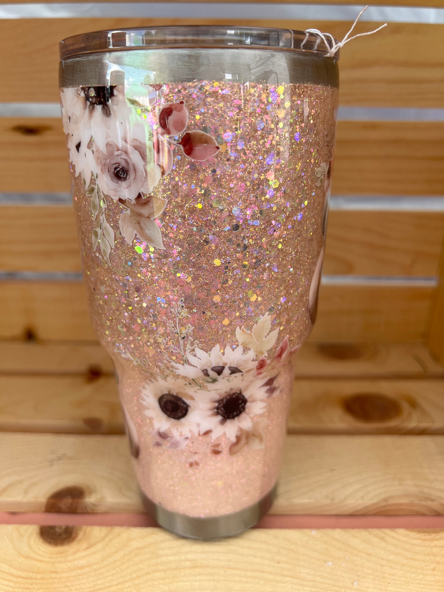 RTS. Fall pumpkin flower peach glitter 30oz modern curve