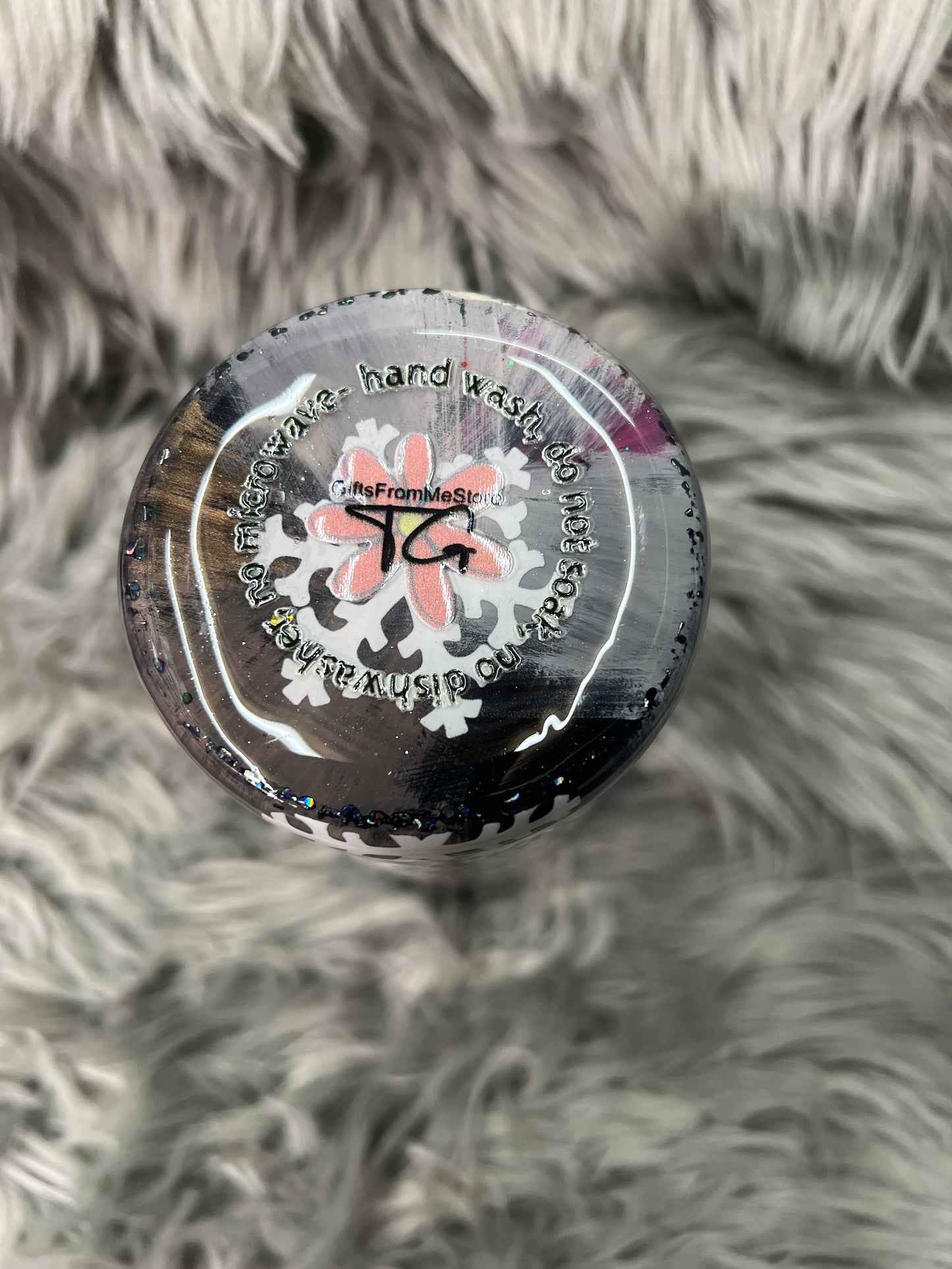 RTS. Distressed Argyle Christmas winter 30oz