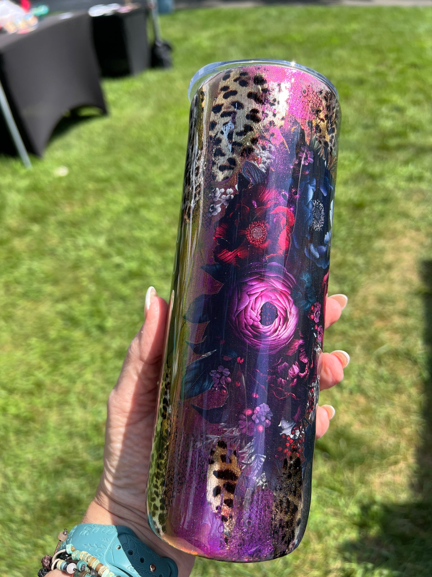 Clearance-RTS.   Be Savage Not Average 20oz