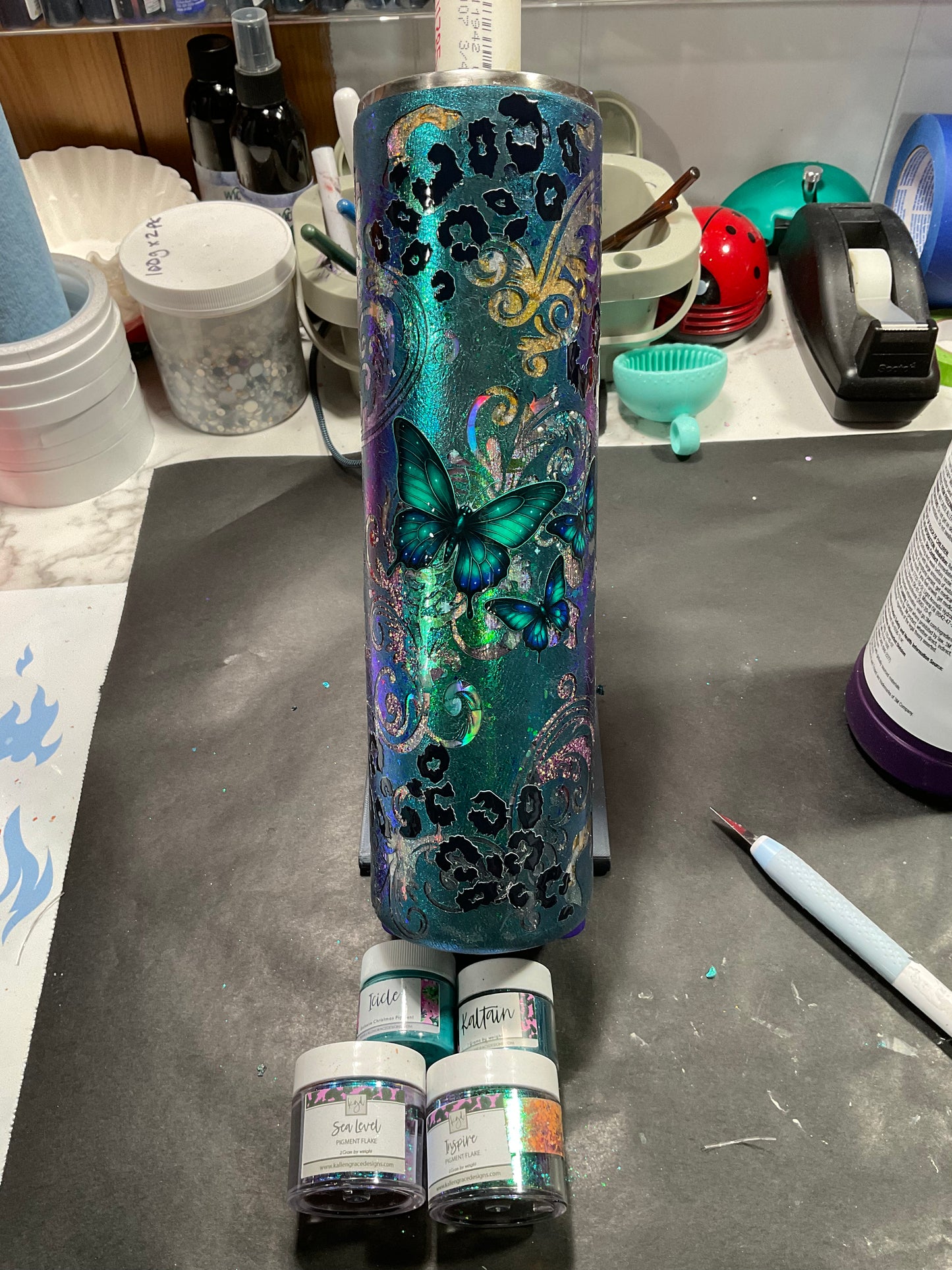 Rts. Butterfly Wild child teal blue green color shift 32oz plump tipsy