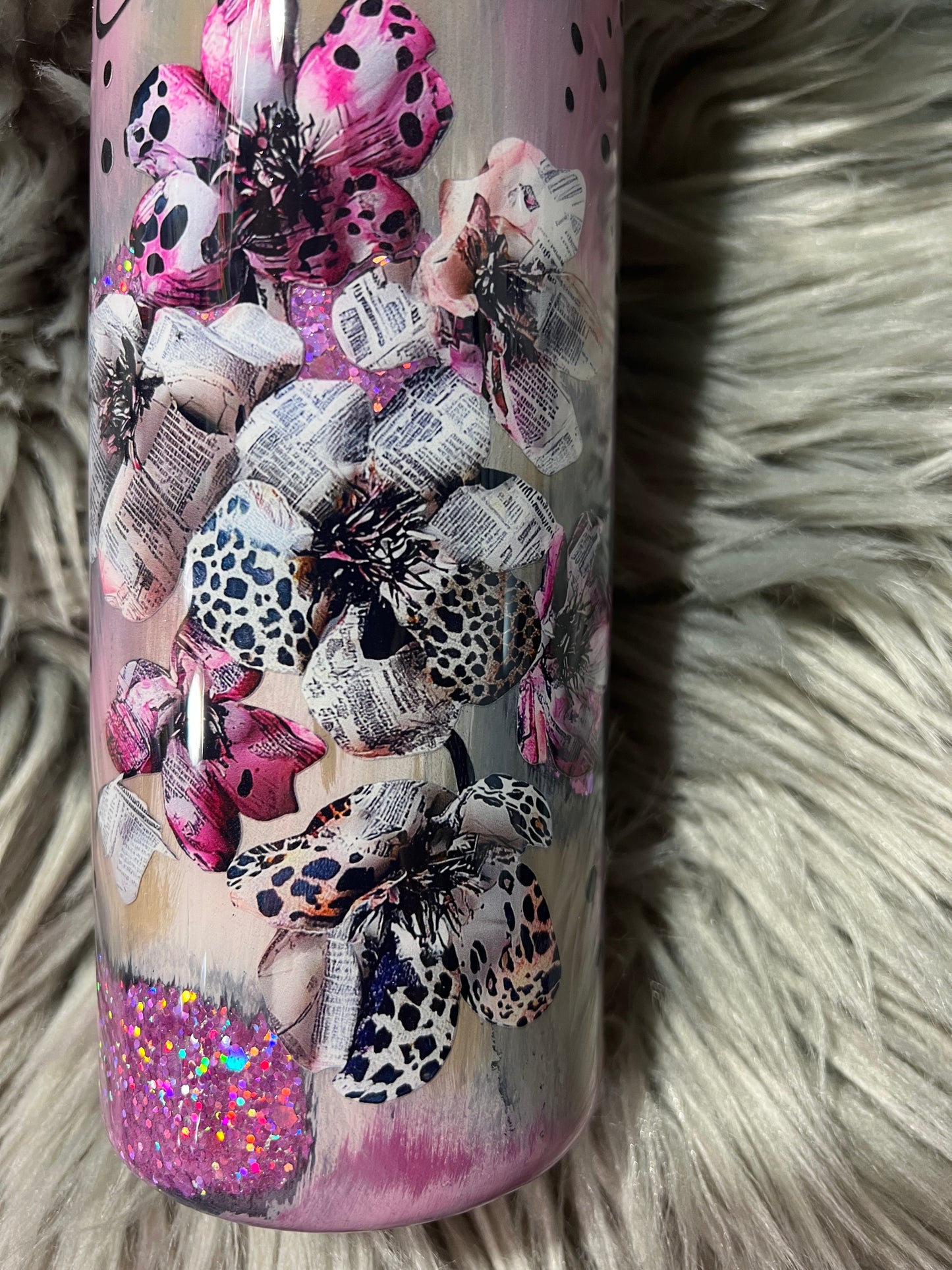 RTS. Pink glitter limited edition throwdown 30oz skinny straight