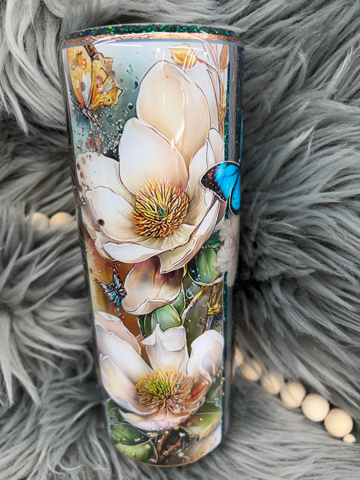 New - magnolia flowers and butterfly’s 20oz Hogg tumbler