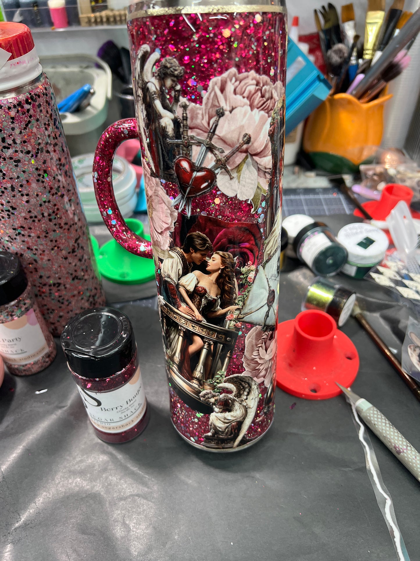 Romeo and Juliet glitter tumbler 32oz handled plump tipsy