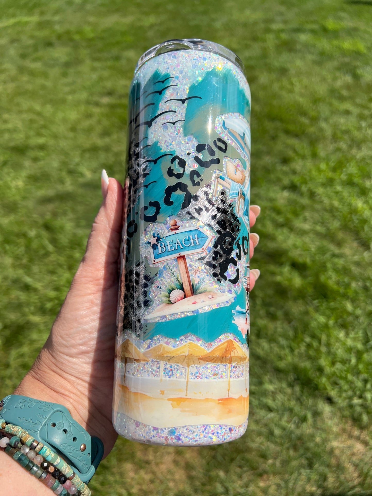 Clearance-RTS.  Sun sand and a drink in my hand glitter peekaboo beach 20oz skinny