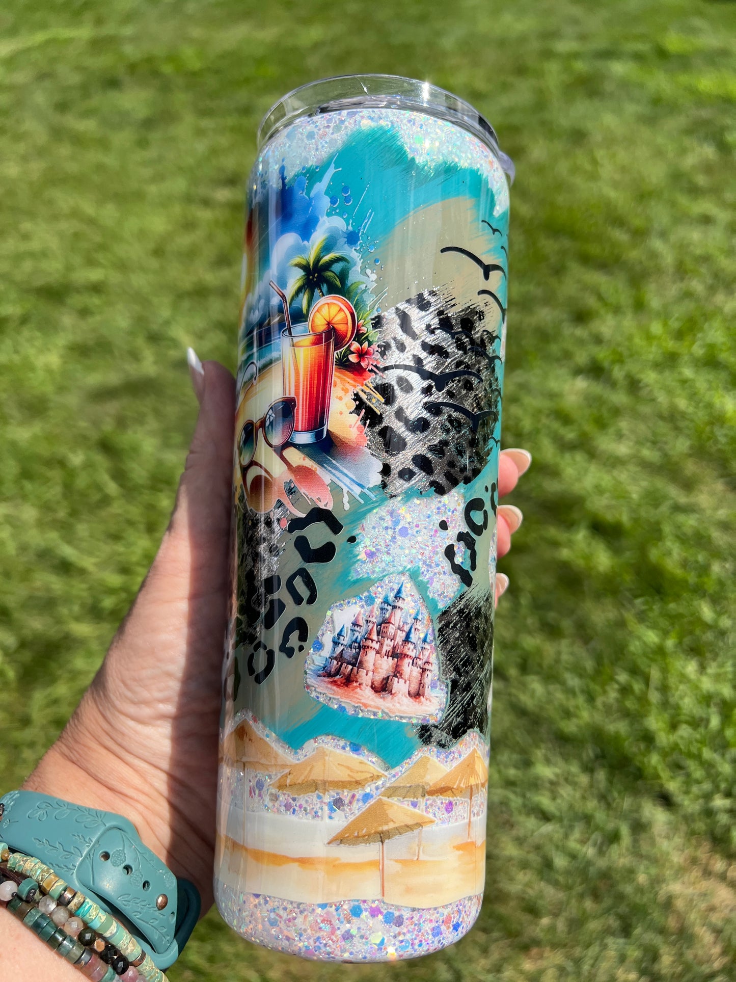 Clearance-RTS.  Sun sand and a drink in my hand glitter peekaboo beach 20oz skinny