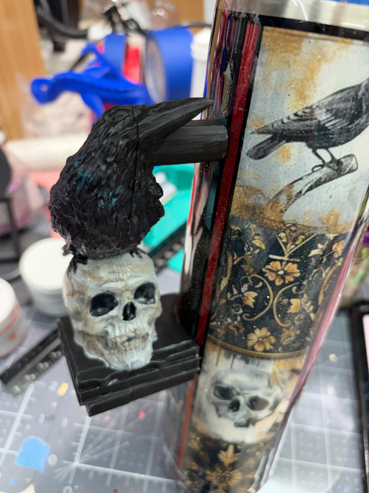 New-In process skull and raven with glow 32oz plump tipsy