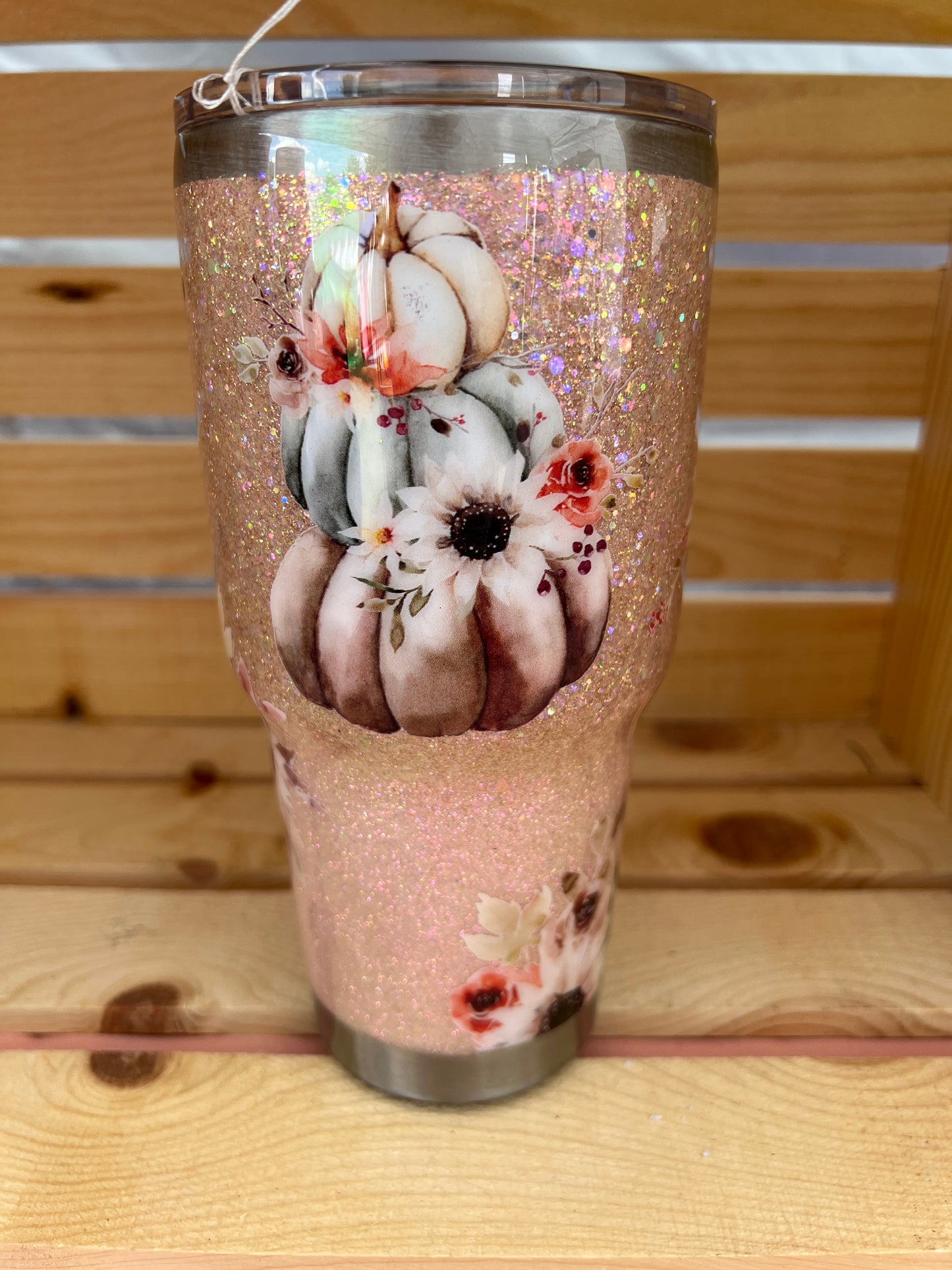 RTS. Fall pumpkin flower peach glitter 30oz modern curve