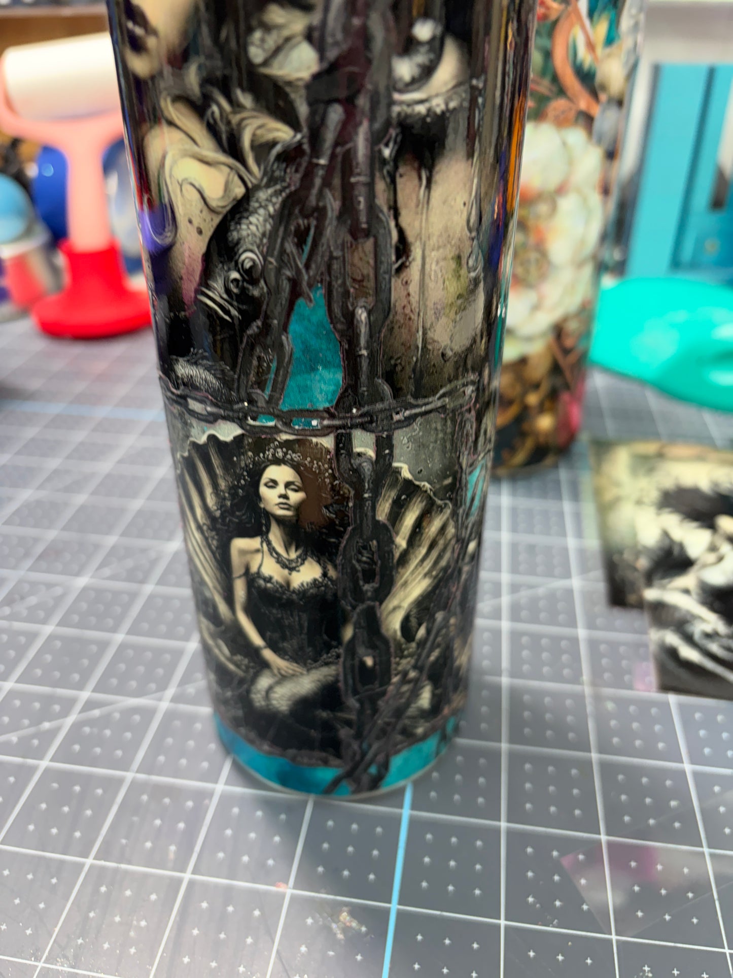 Chained under the sea - mermaids tumbler 32oz plump tipsy