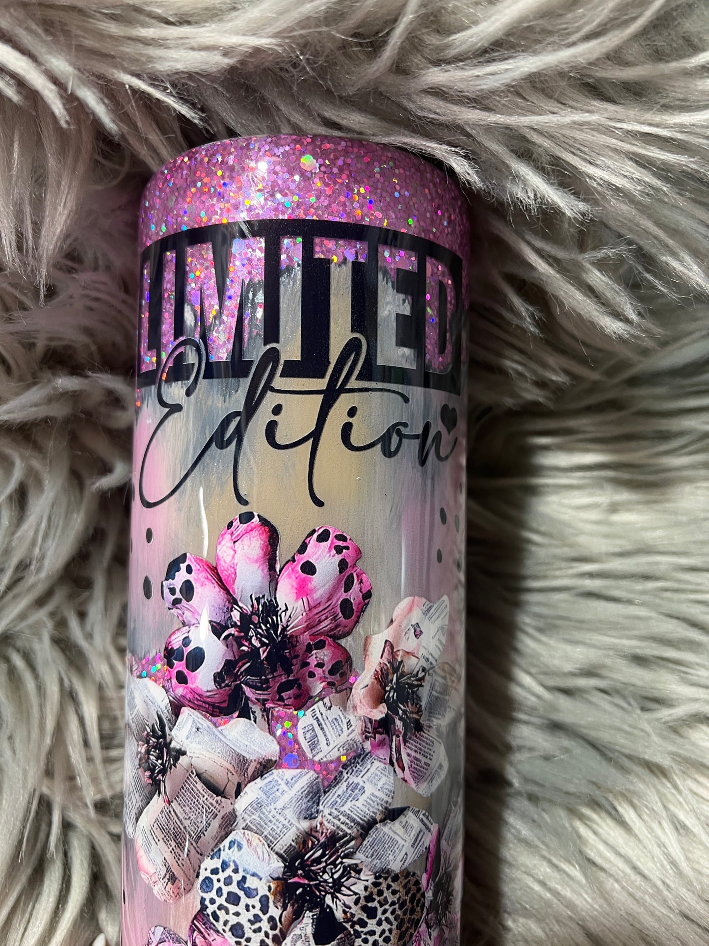 RTS. Pink glitter limited edition throwdown 30oz skinny straight