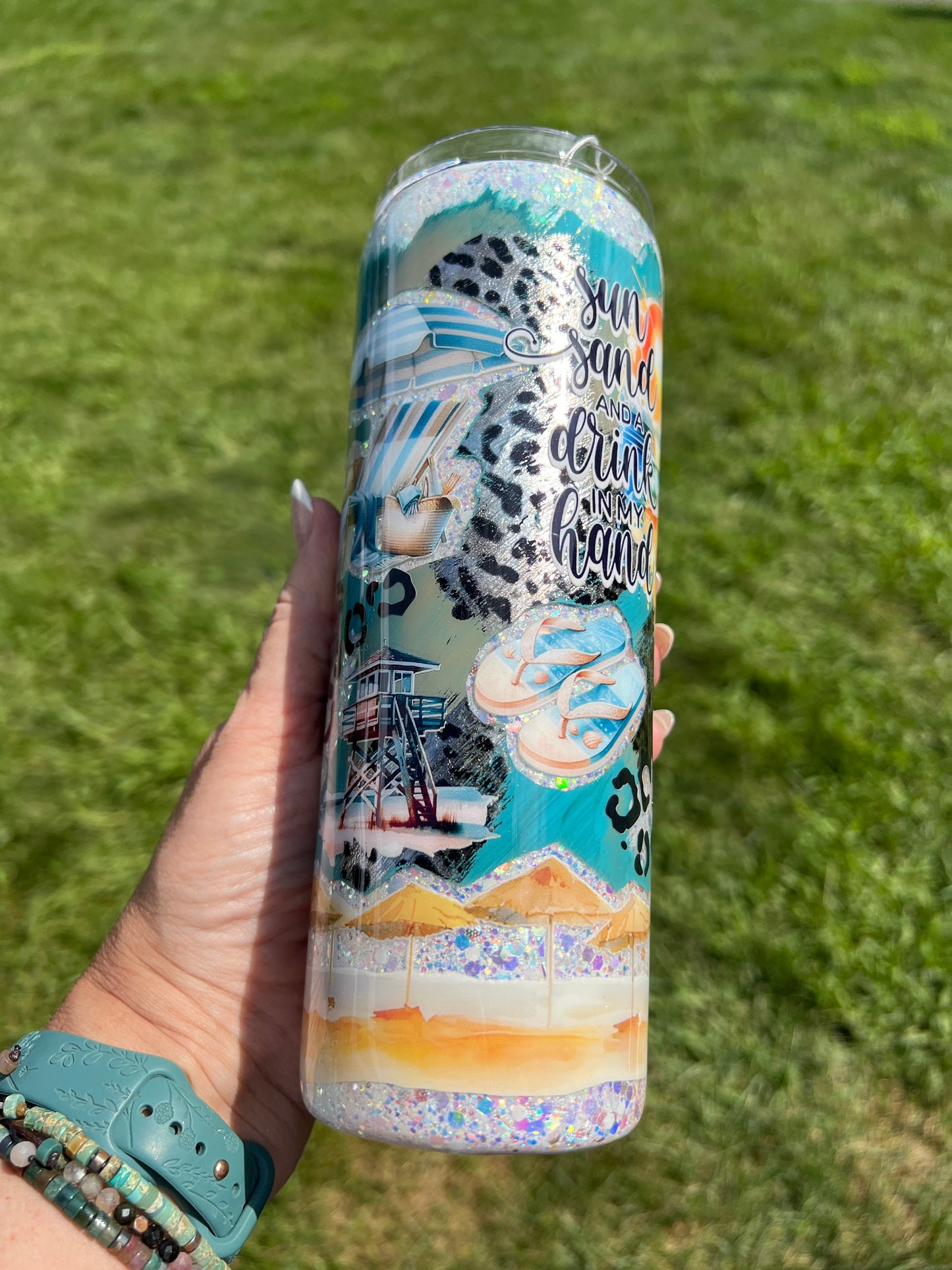 Clearance-RTS.  Sun sand and a drink in my hand glitter peekaboo beach 20oz skinny