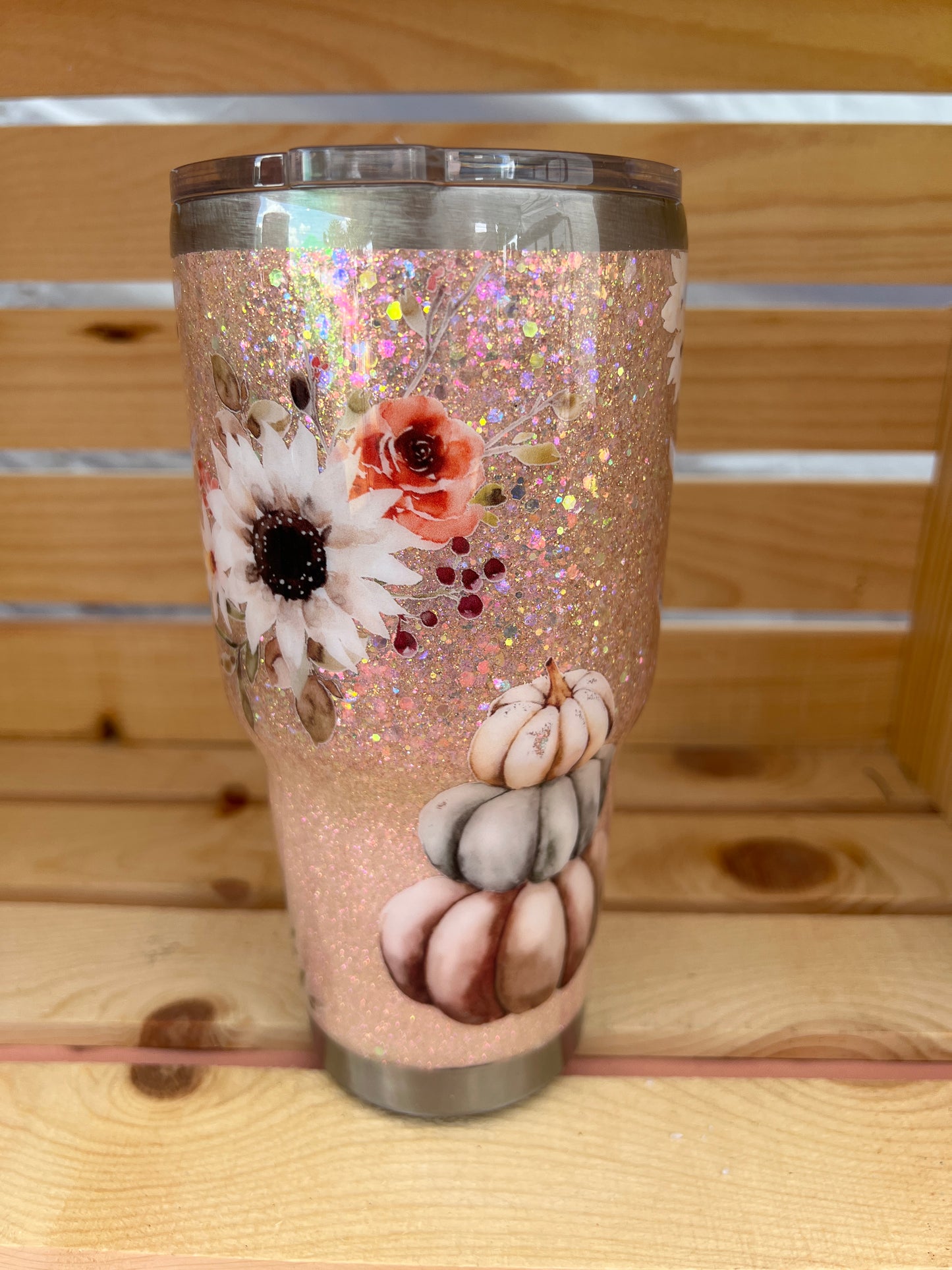 RTS. Fall pumpkin flower peach glitter 30oz modern curve