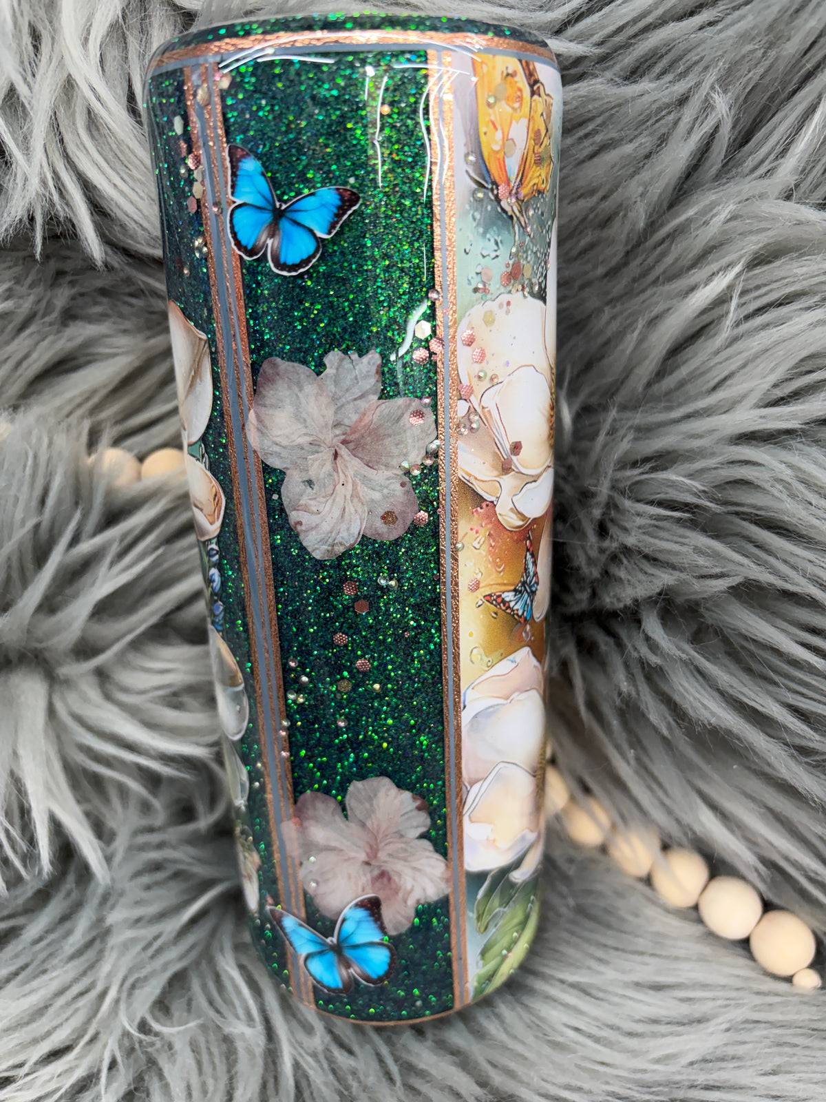 New - magnolia flowers and butterfly’s 20oz Hogg tumbler