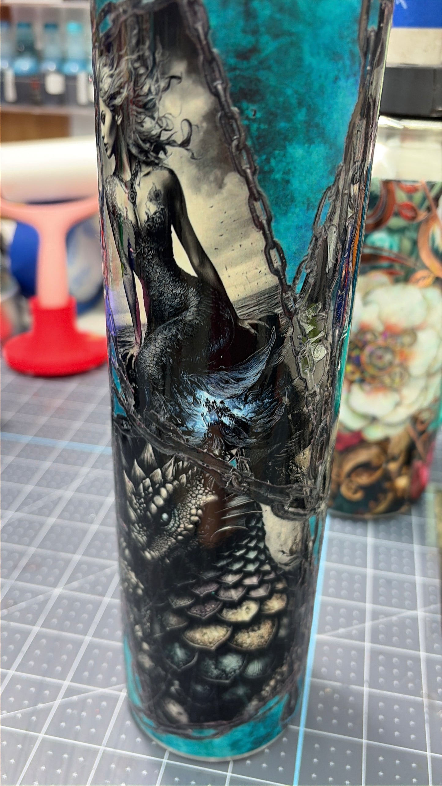 Chained under the sea - mermaids tumbler 32oz plump tipsy