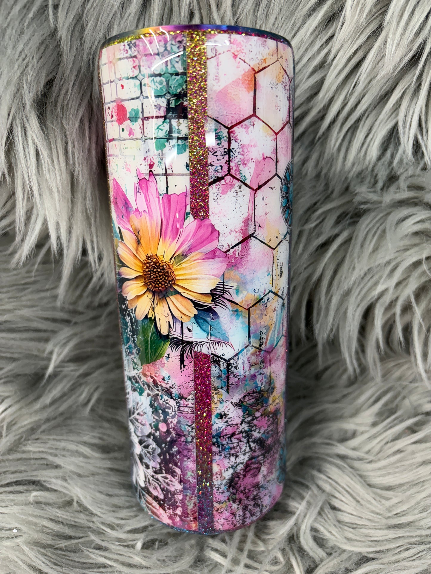 RTS. Checked rainbow daisy 24oz plump tipsy tumbler