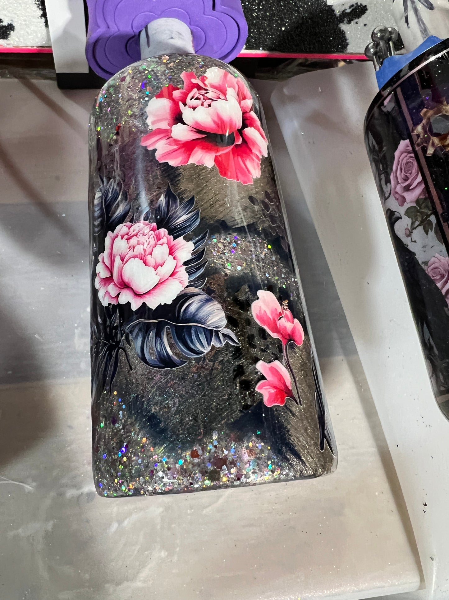 Clearance-RTS. 16oz plump tipsy glitter base monstera pink flower throw down