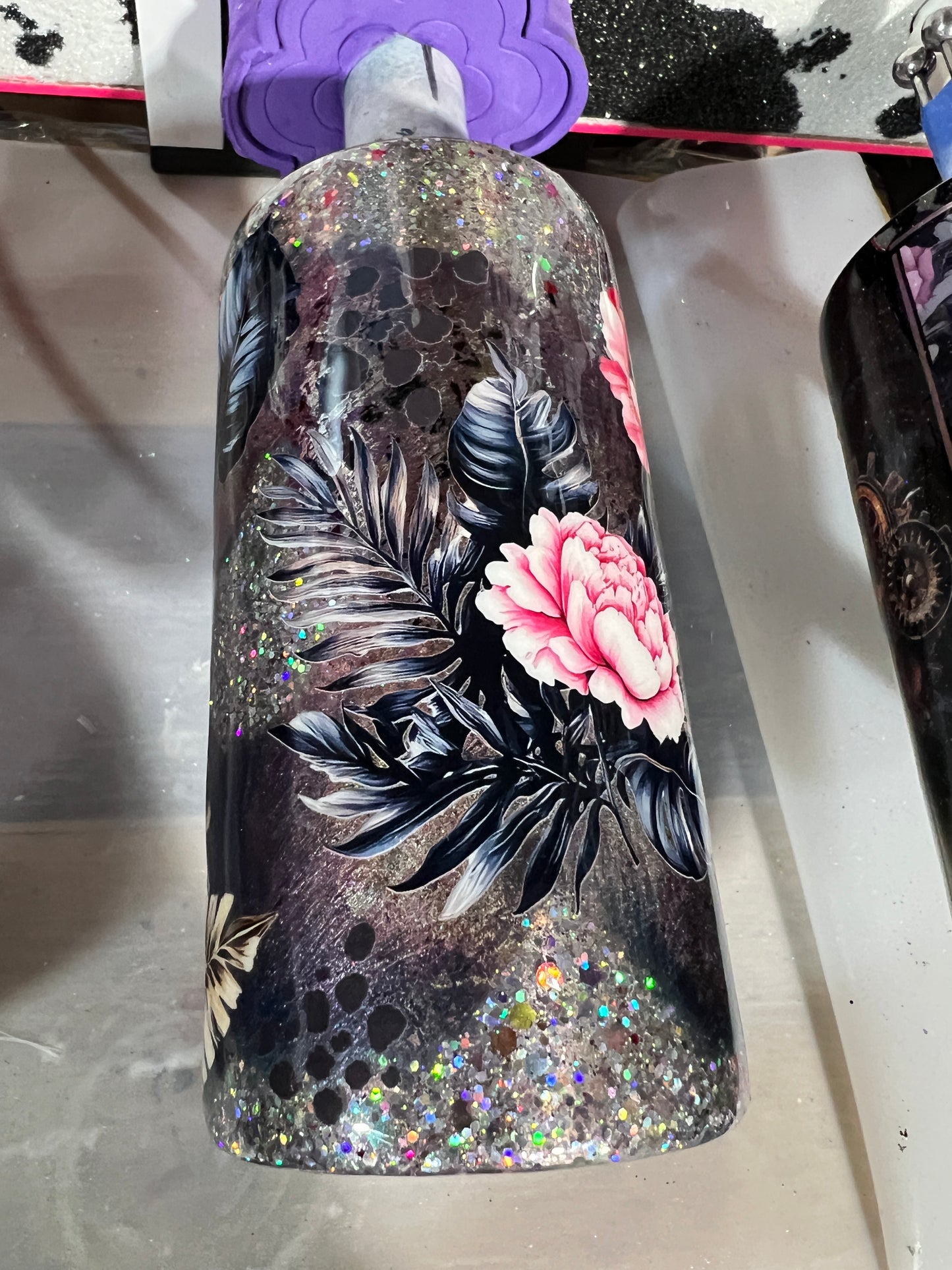 Clearance-RTS. 16oz plump tipsy glitter base monstera pink flower throw down