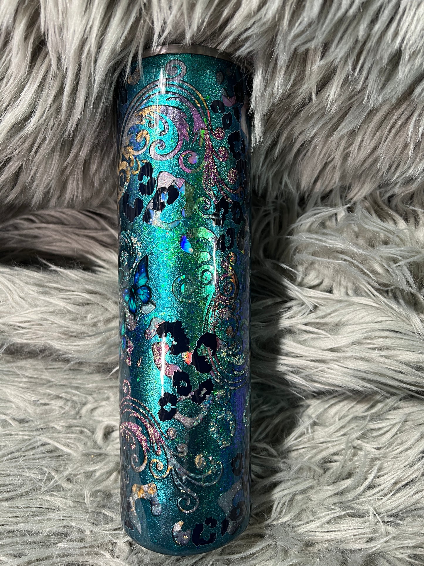 Rts. Butterfly Wild child teal blue green color shift 32oz plump tipsy