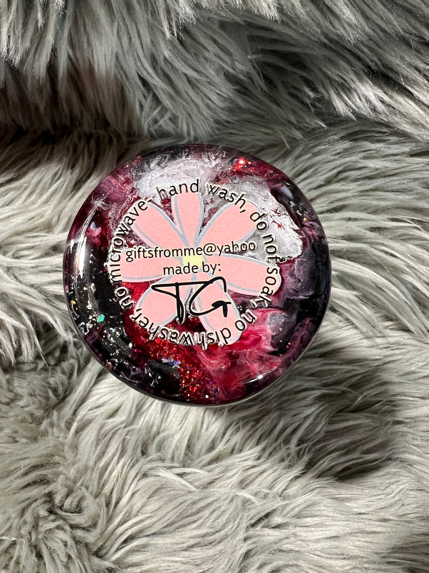 RTS.  Red reverse marble with skulls and a bow 20oz